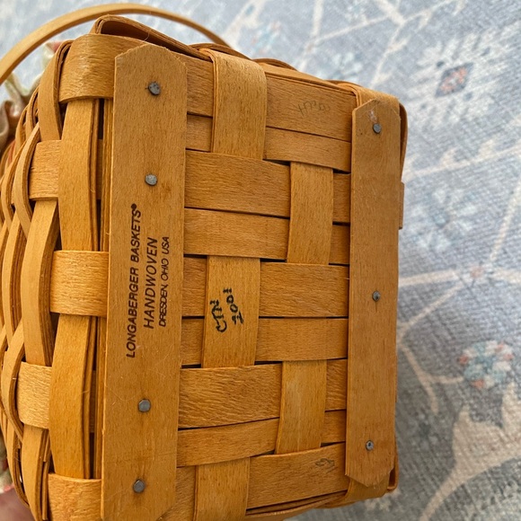 Longaberger Basket with Floral Liner and Wooden Lid - Picture 5 of 13